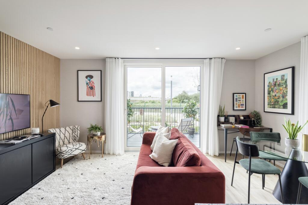 Poplar Riverside- show apartment