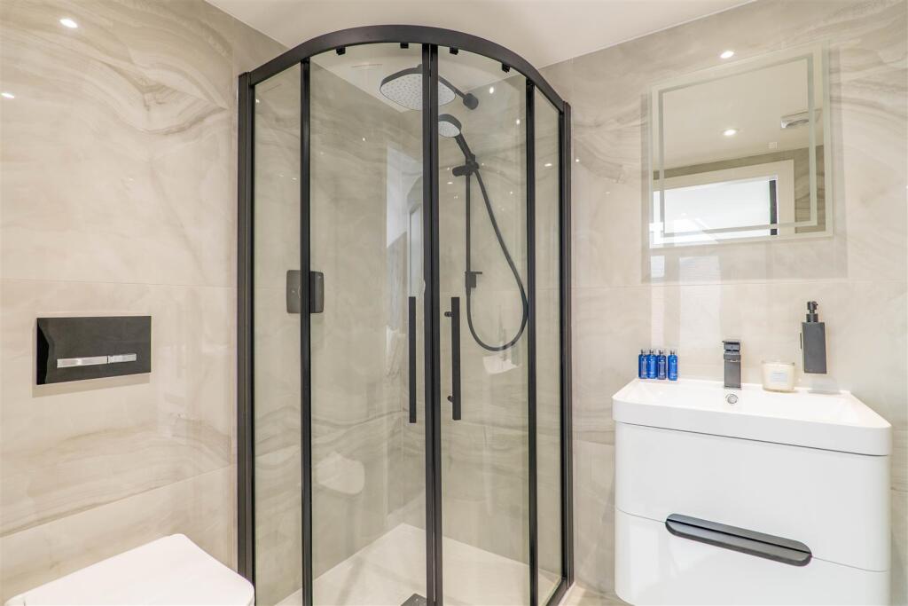 Bedroom Five Ensuite