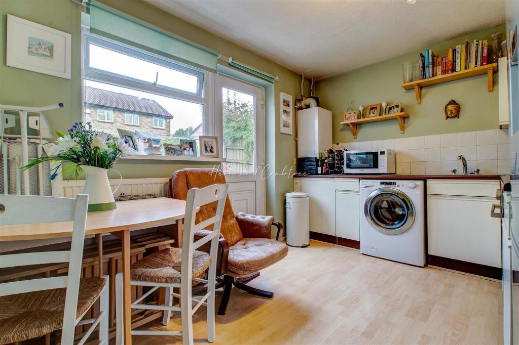 Astoria Close, Thornhill, HernCrabtree (6).jpg