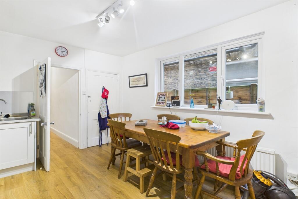 Kitchen/ Dining Area