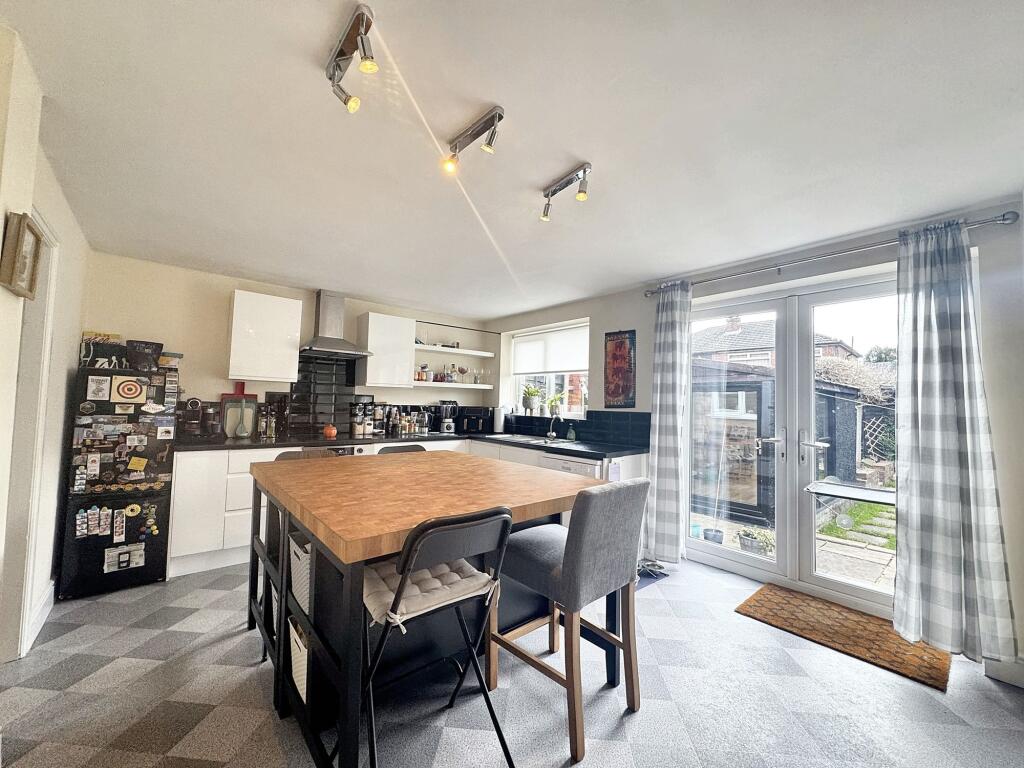 Kitchen/Diner/Family Area