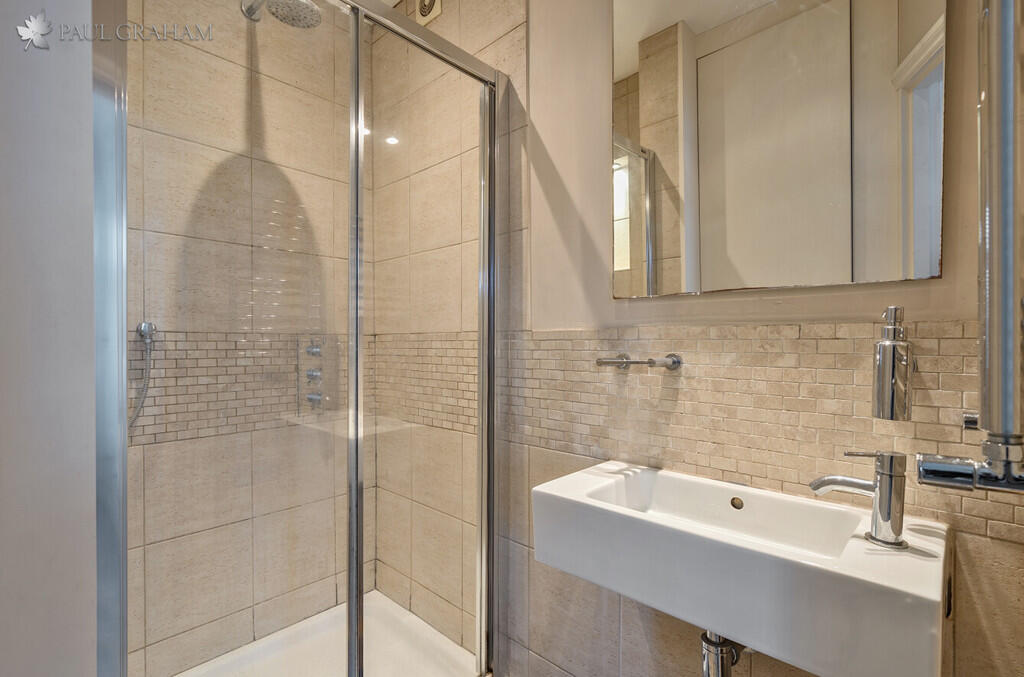 75353ec6-e352-449...