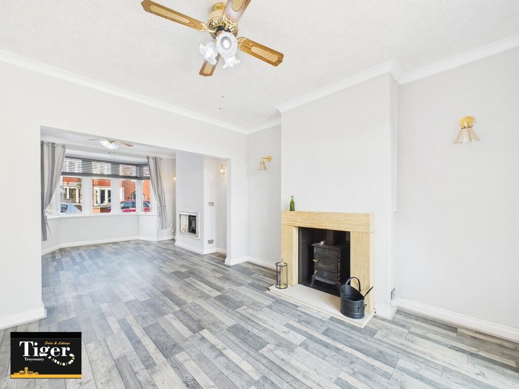 CAM02176G0-PR0508...