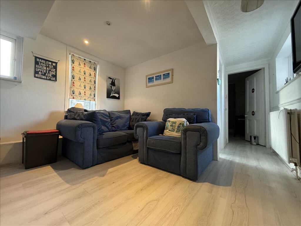 Lounge/Kitchen