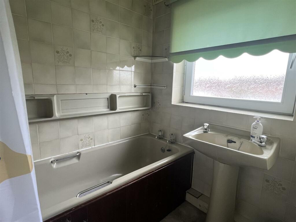 Bathroom.jpeg