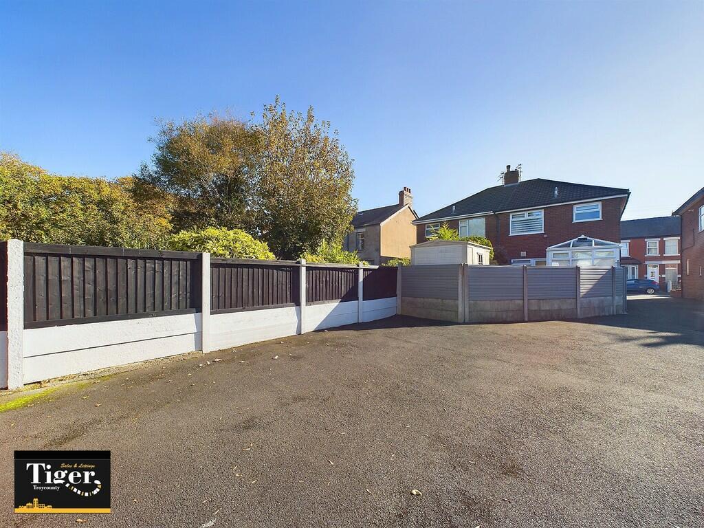 CAM02176G0-PR0373...