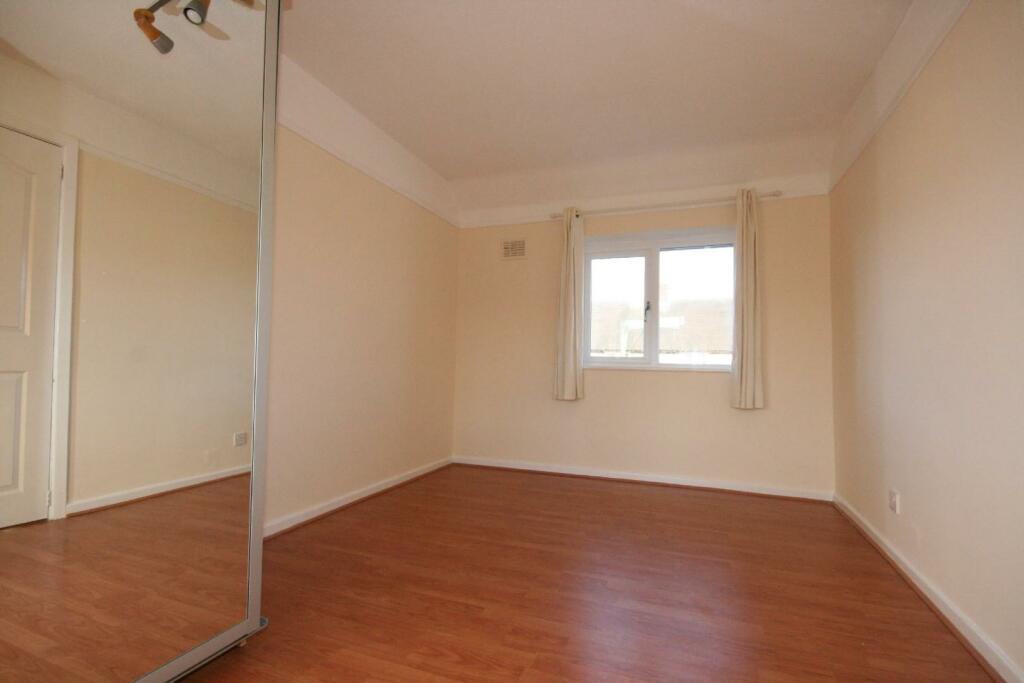 Bedroom 1 Aspect 2.jpg