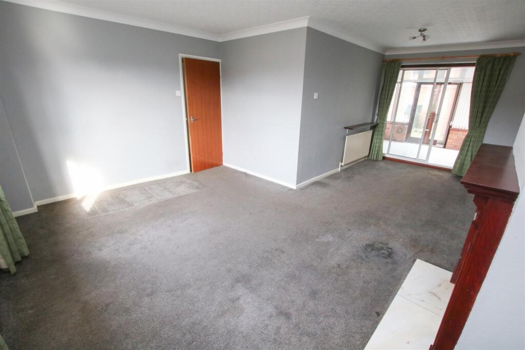 OPEN PLAN LIVING DINING ROOM