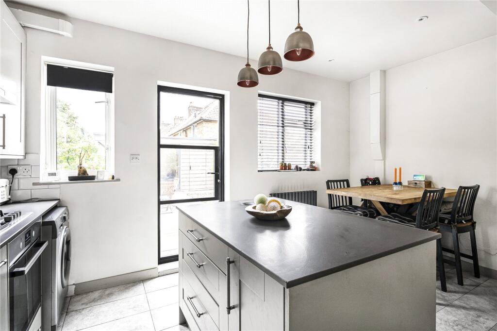 Kitchen/Dining