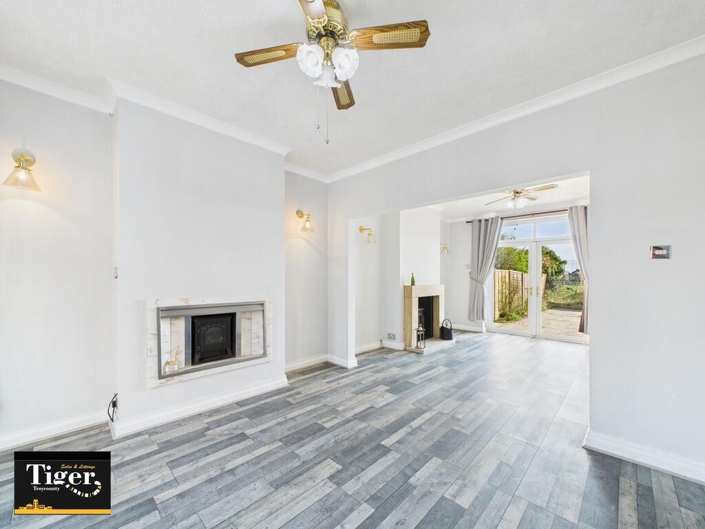 CAM02176G0-PR0508...