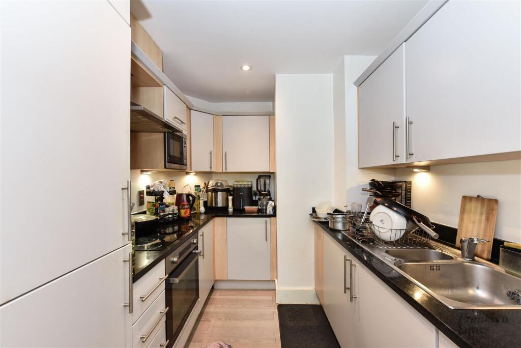 Grosvenor Court (6).JPG