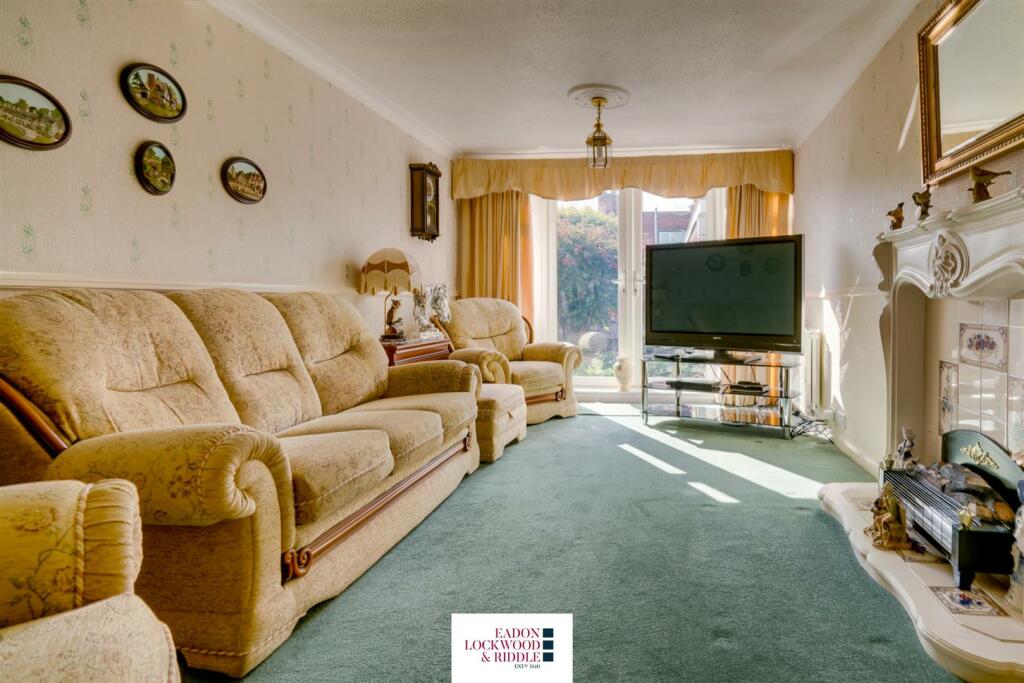 Lounge  2.jpg