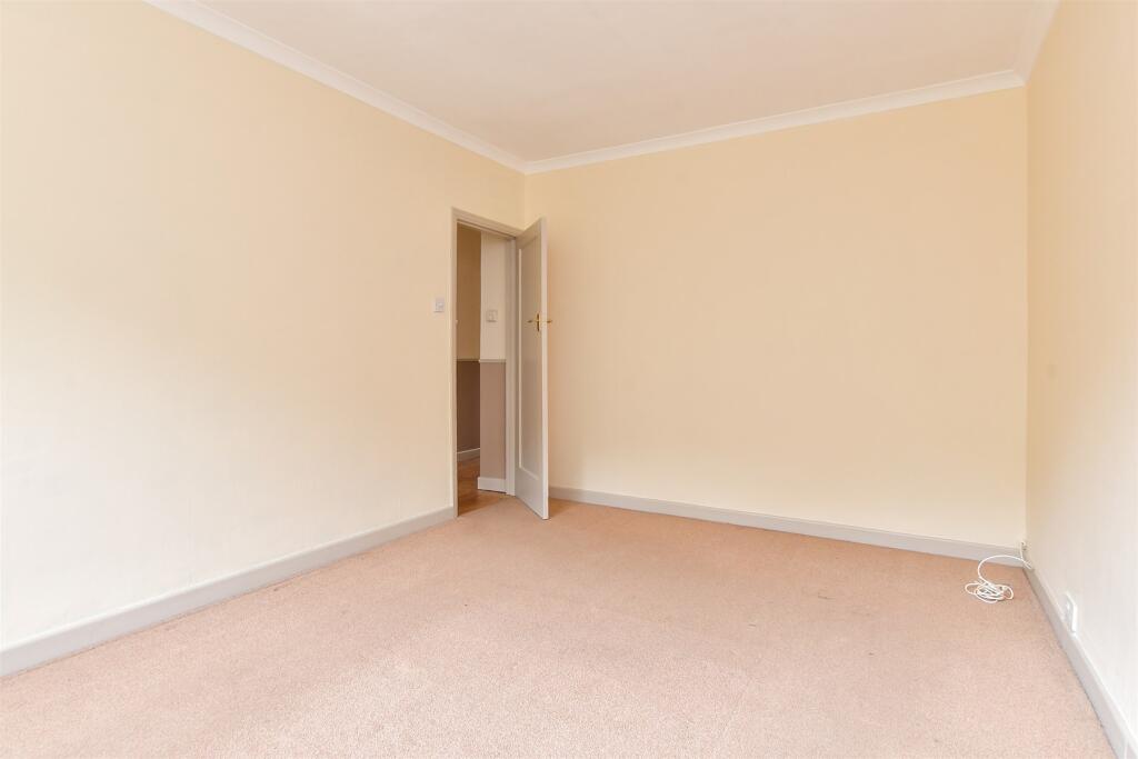 Bedroom 4 /Dining Room