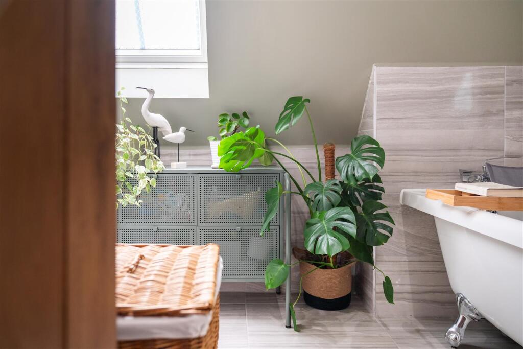 Bathroom-3.jpg