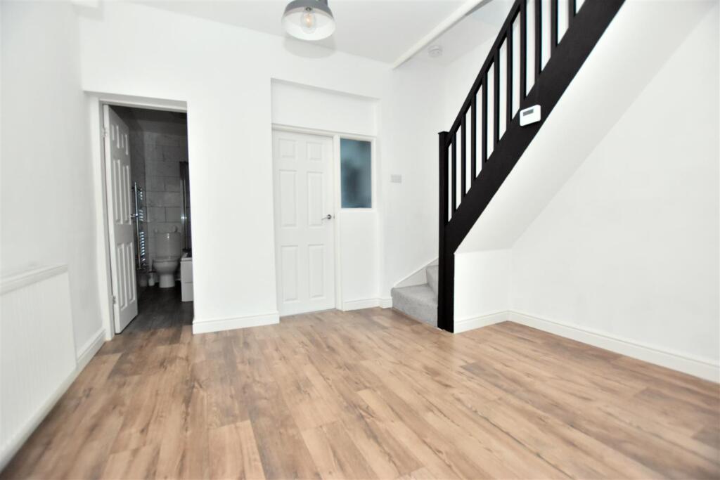 Dining Area.JPG