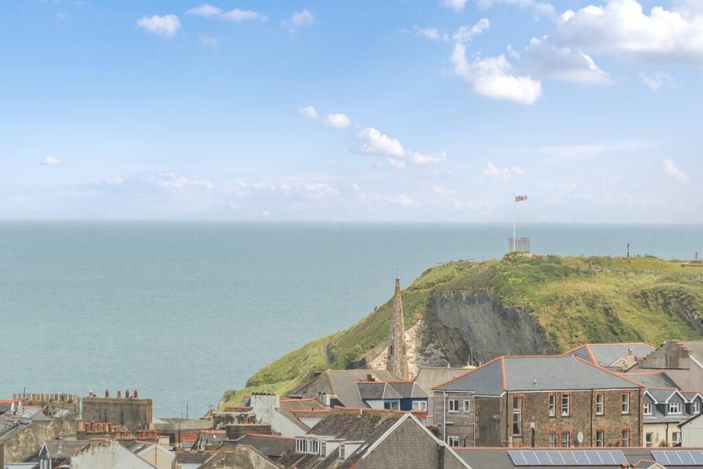 1303551-8-684027bc90f61