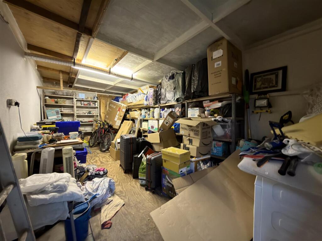 SHED/OUTBUILDING
