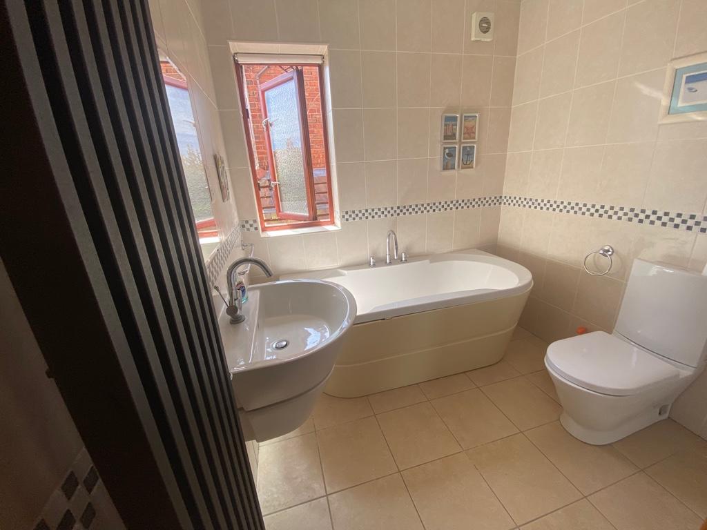 1st Floor Bathroom
