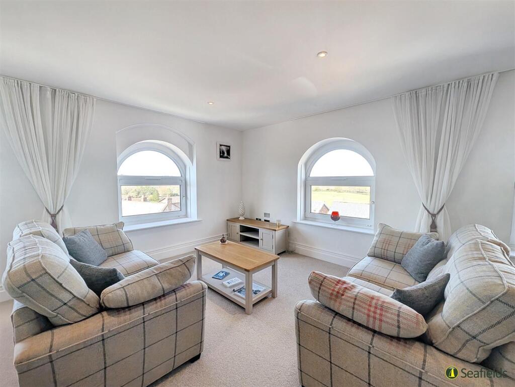 Sitting Room Area