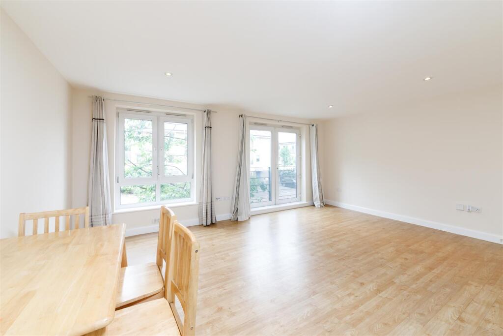 Lounge/Kitchen