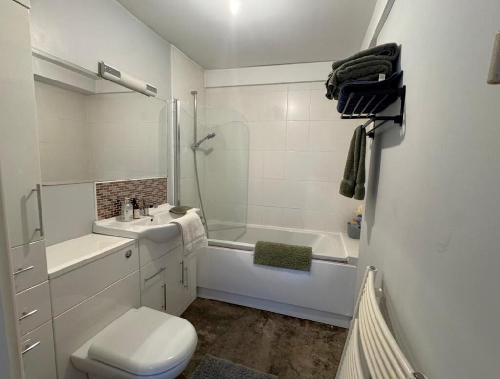 bathroom.jpeg