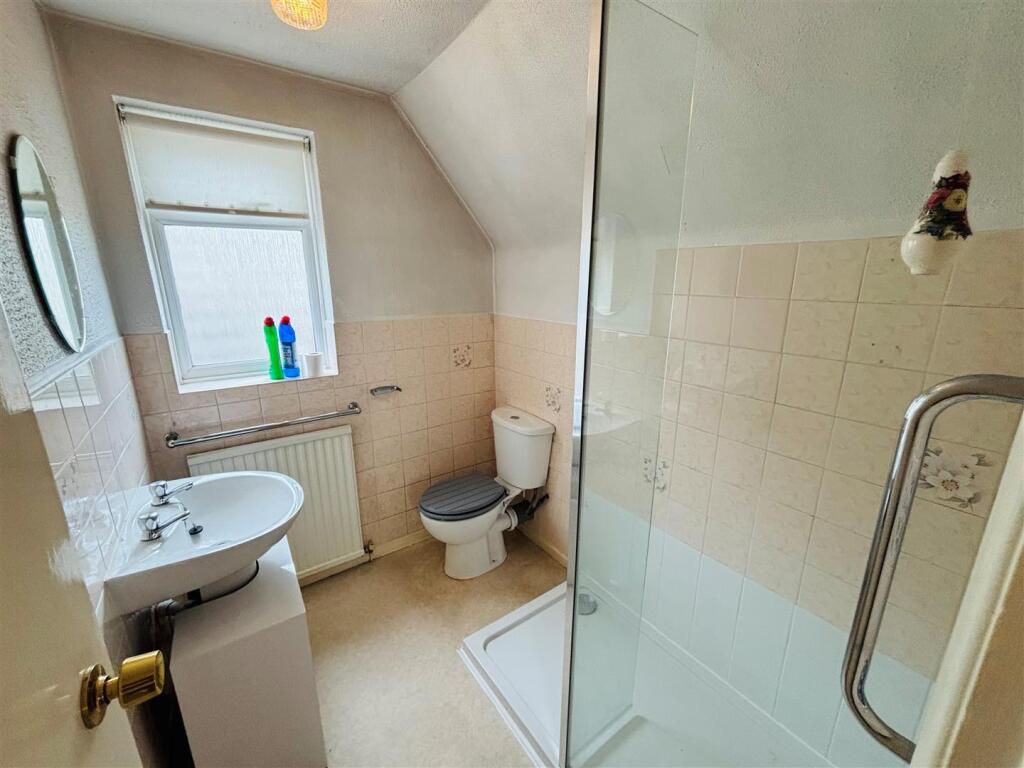 1trentshower.jpg