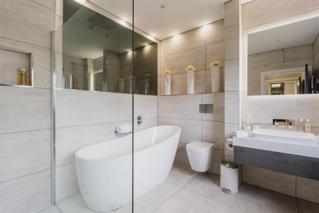 Bedroom 2 En-Suite Bathroom