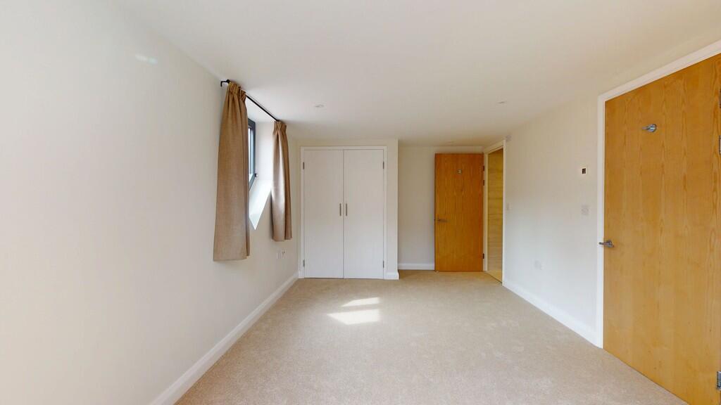 Bedroom 1 - Angle...