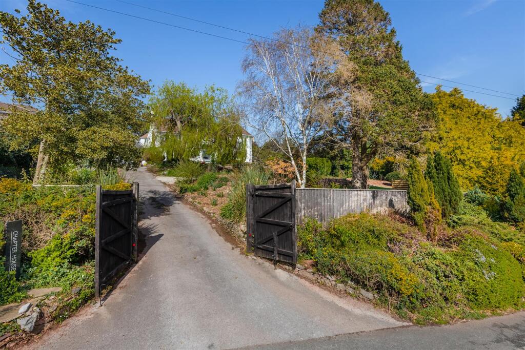 A03 - Chapter House Torquay - 250407.jpg