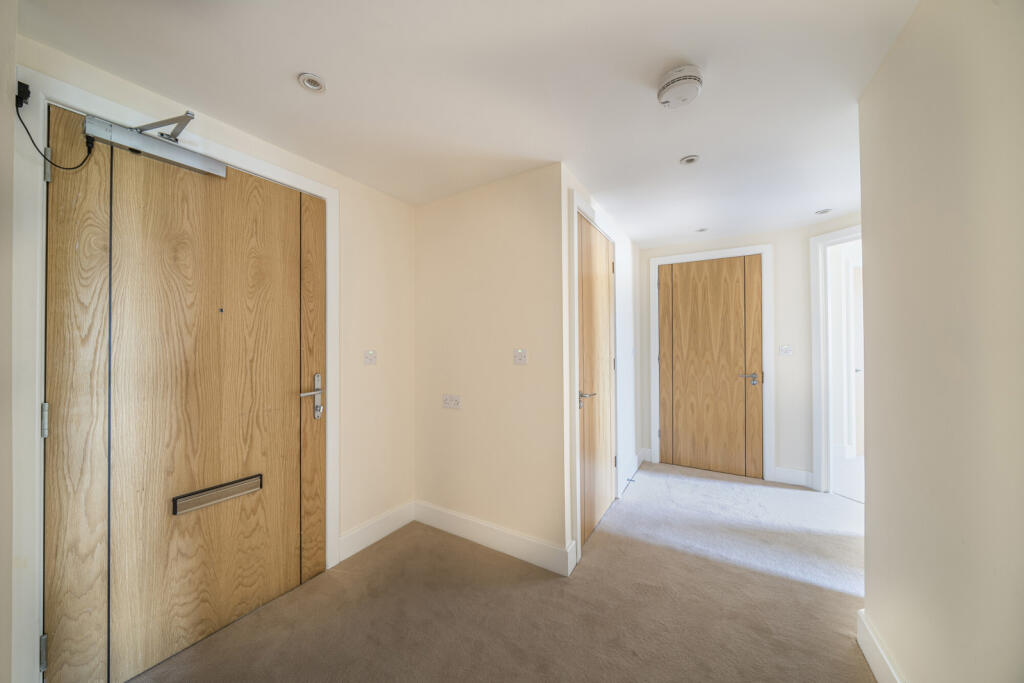 1349780-7-68c197f...