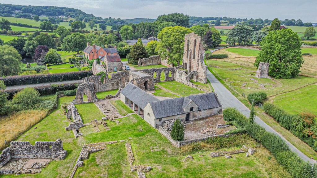 dji_fly_20250811_134758_631_1754916735365_photo_op
