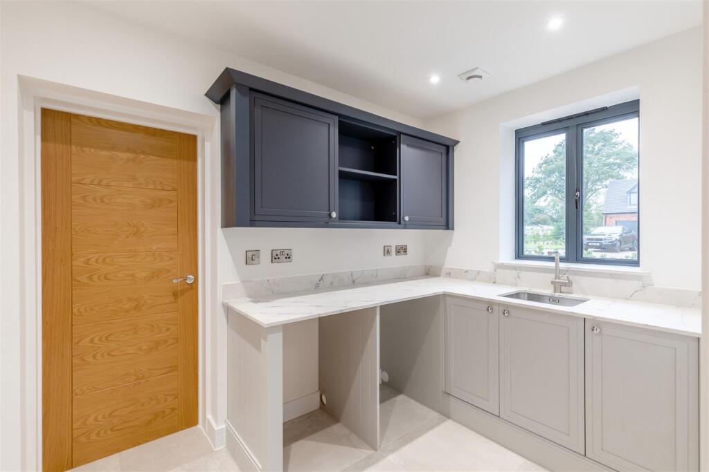 8665193-interior07.jpg