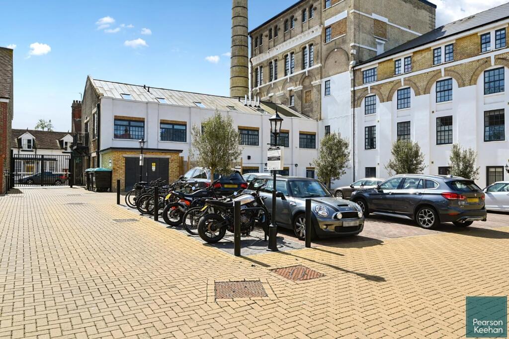 85 Drove Road, Portslade, BN41 (3).jpg