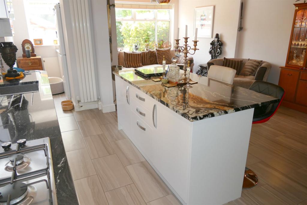 Kitchen+Family+Room+