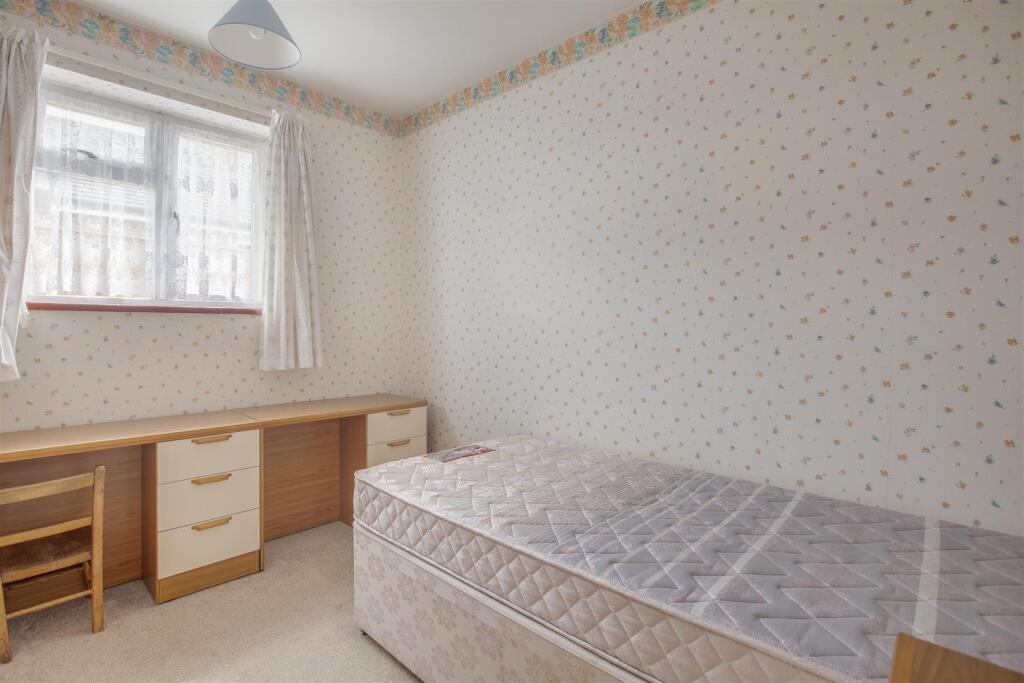 11 Wycombe Road, HP15 6RX-6.jpg