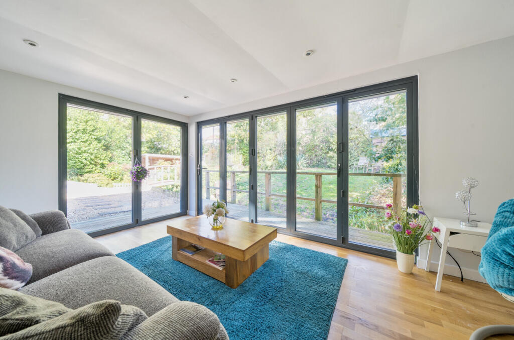 1373216-20-68ff71...