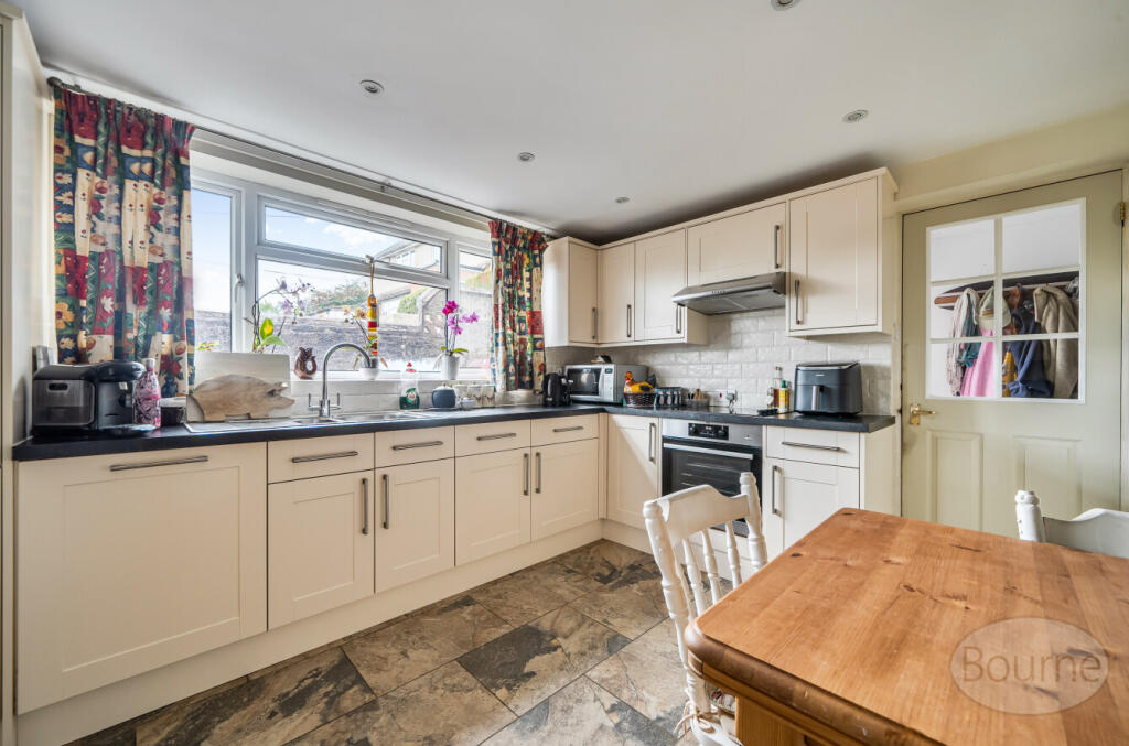 e77d399b-2220-4f9...