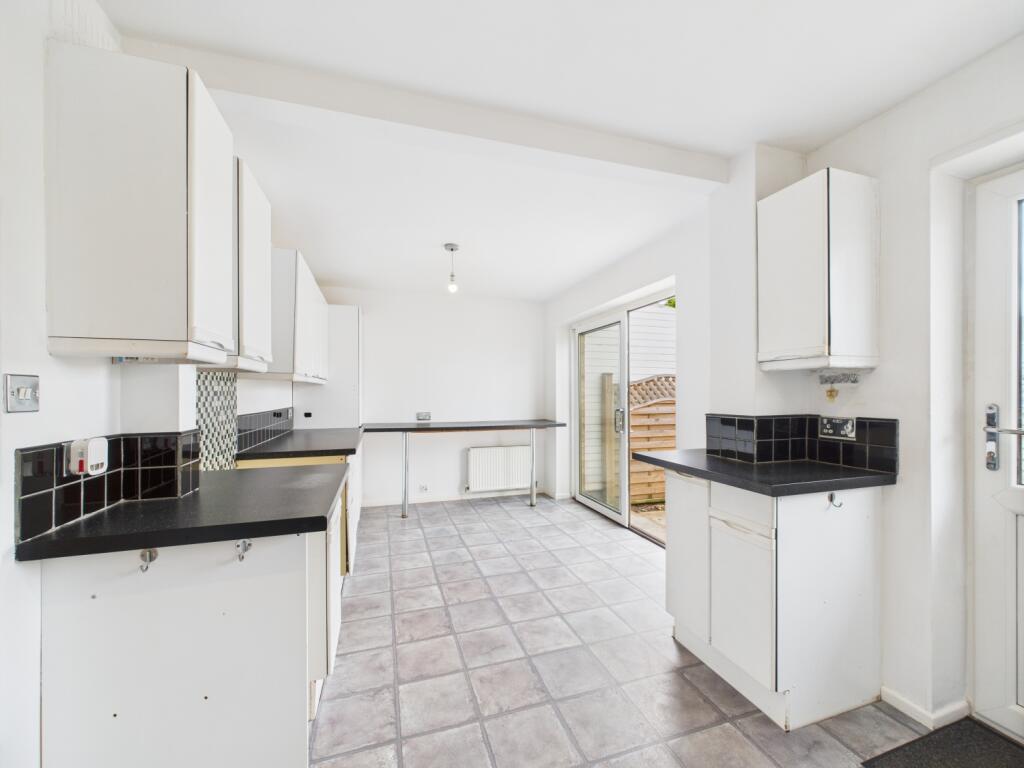 CAM02023G0-PR0145-STILL022