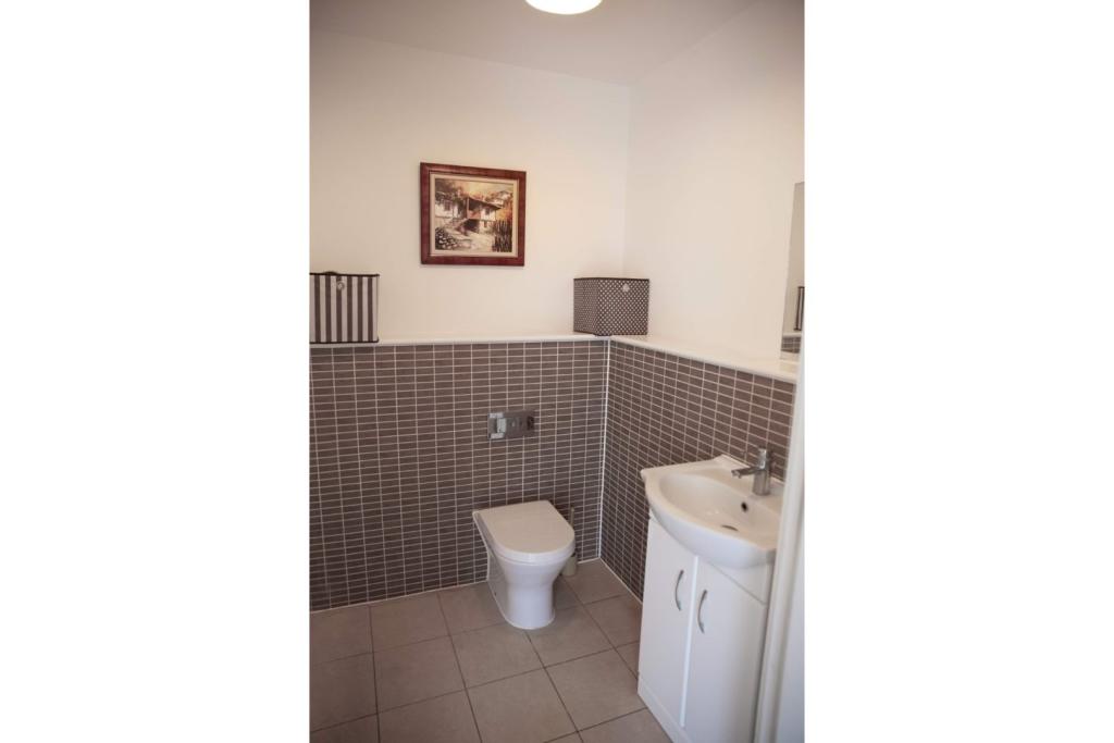 Downstairs Cloakroom