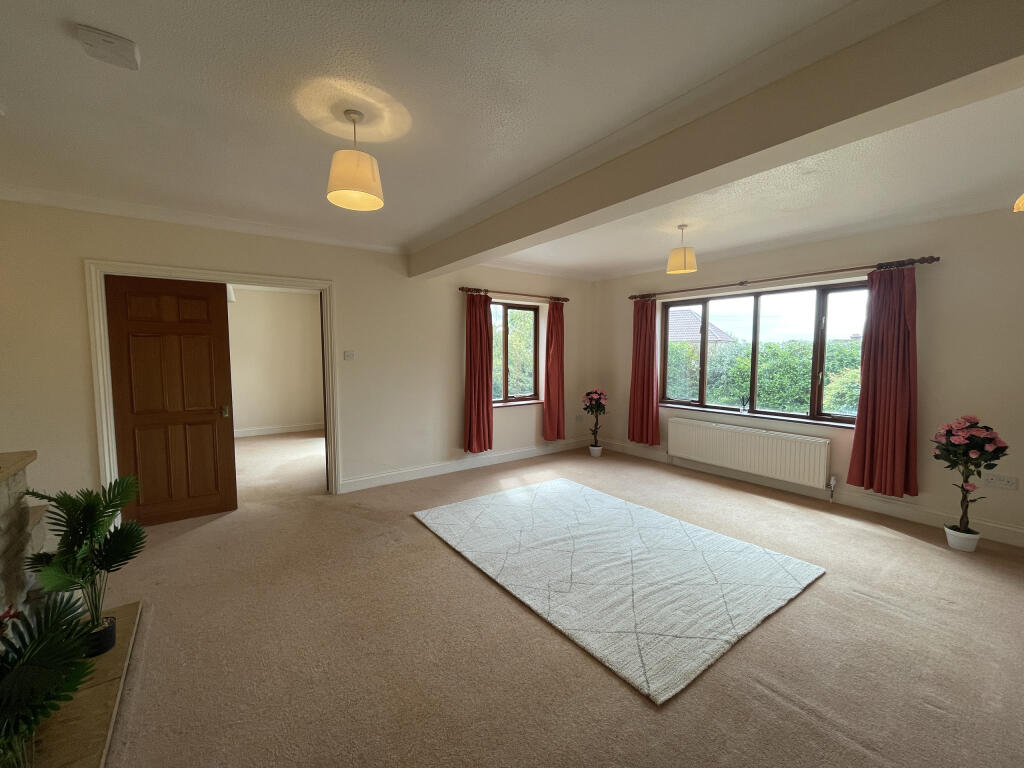 Double aspect sitting room