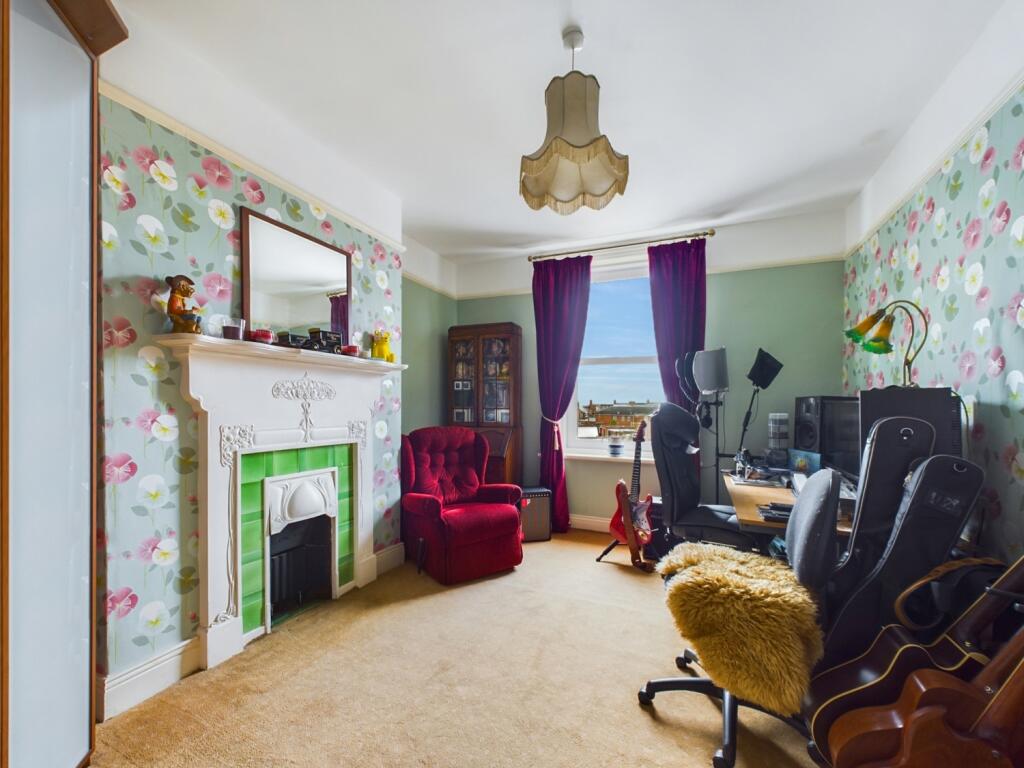 CAM02195G0-PR0063-STILL017