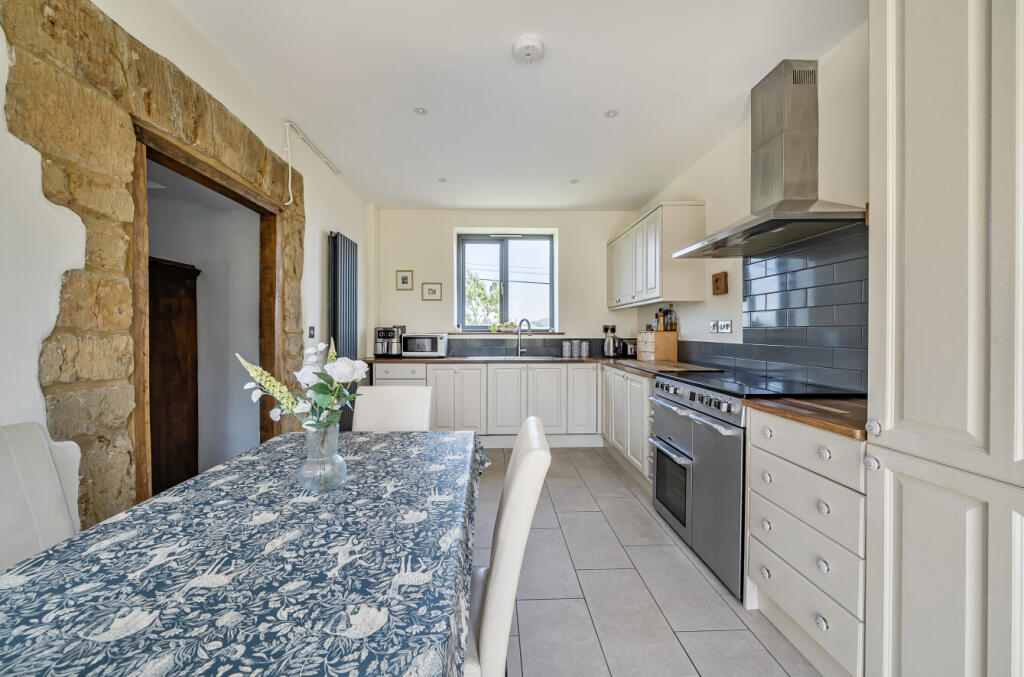 1335337-10-689b95...