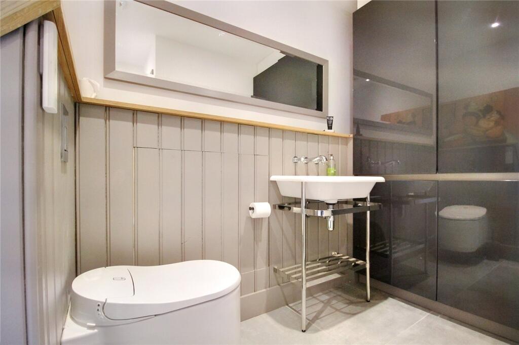 Gf Cloakroom
