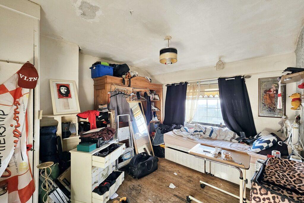 Lynton Road-Master Bedroom