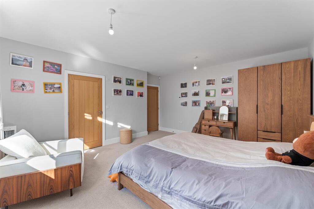 GROUND FLOOR BEDROOM
