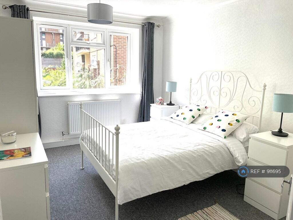 Bedroom 1 Master