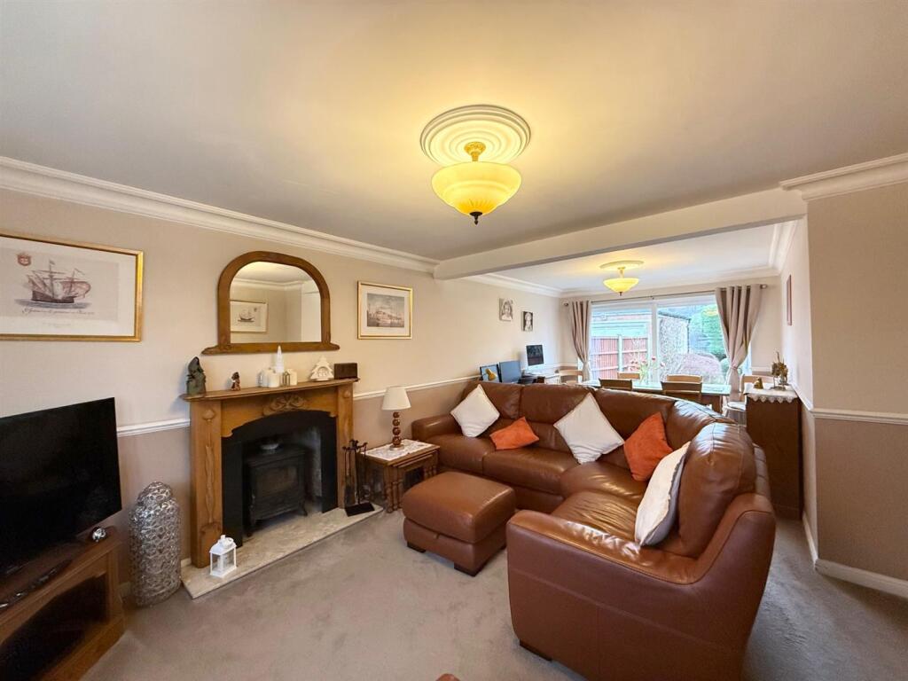 Living Room.jpg
