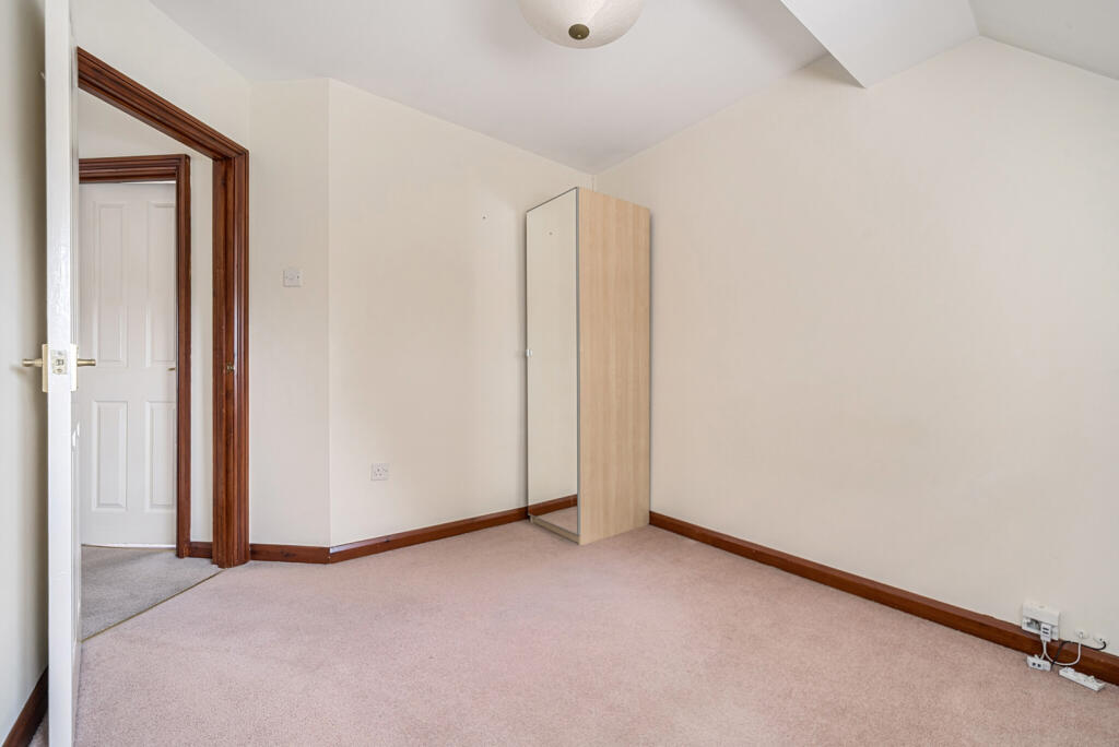 1326847-4-6877b19...