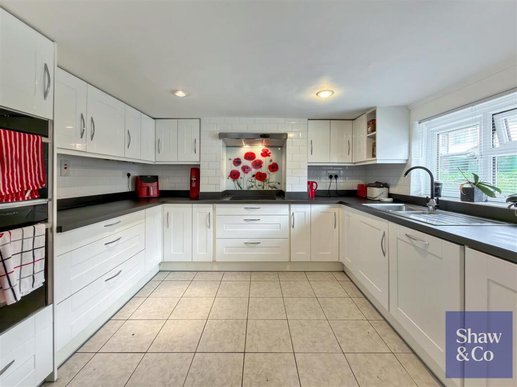 Kitchen..jpeg