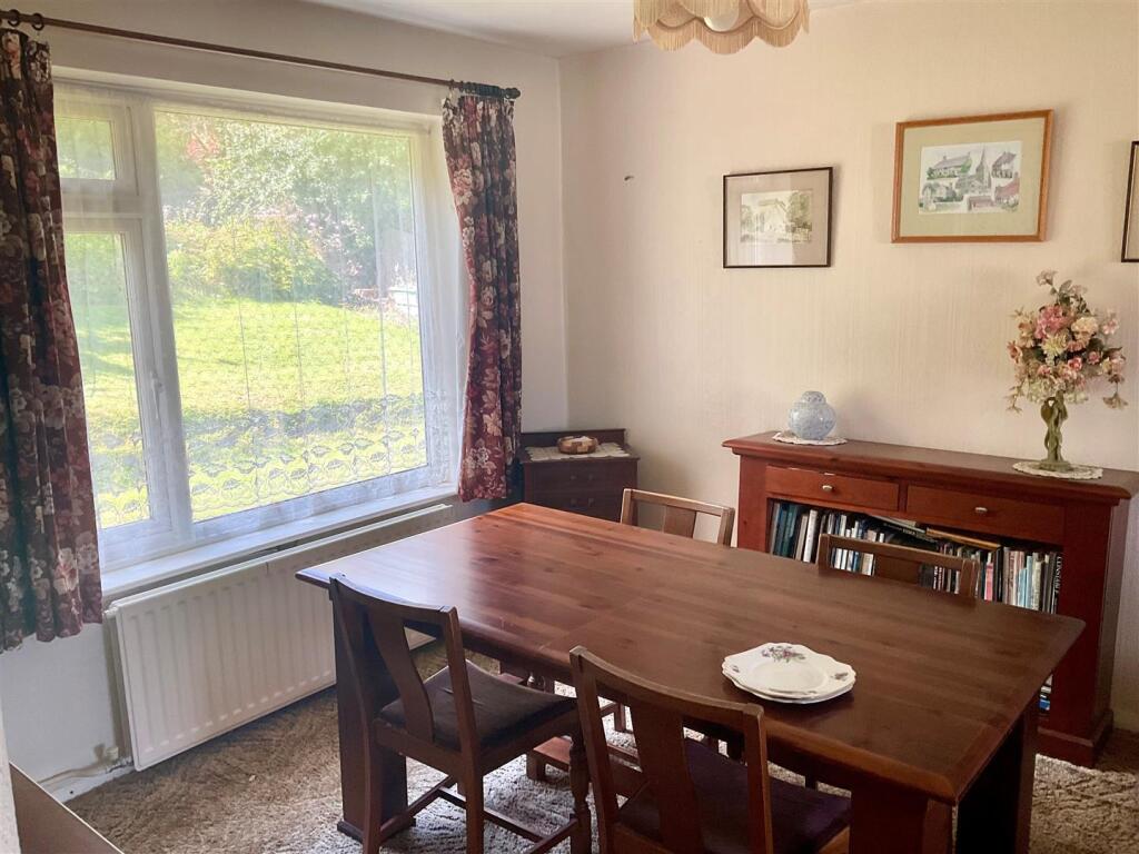 lounge iner pic2.jpg